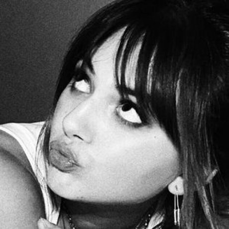 Emilia Jones buen modelo imágenes