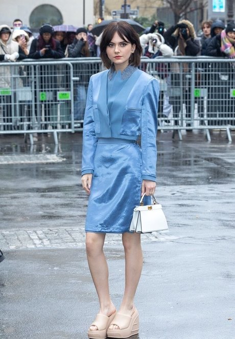 Emilia Jones modelo hd archivo