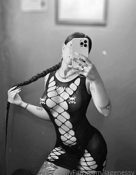 Genessy estrella porno bonita fotos