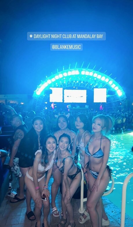 Emily108 modelo exclusivo fotos