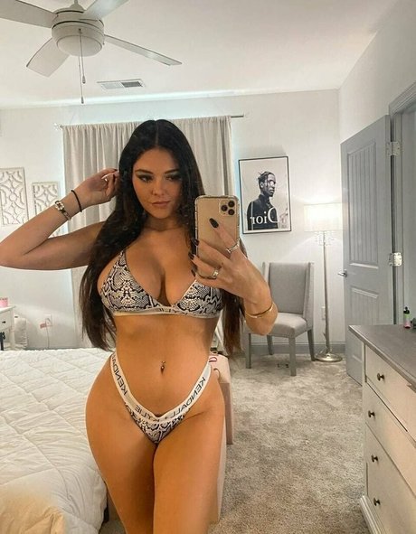 Olivia Eden estrella pornografica archivo