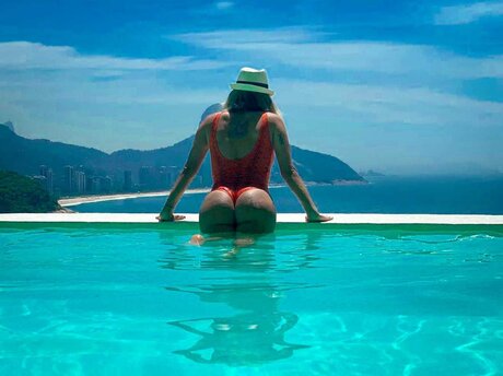 Giulia Brum estrella sexy fotos