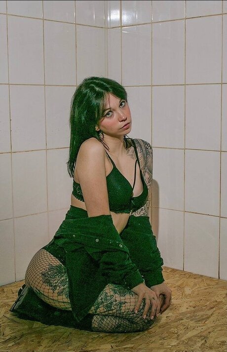 Punk Kira estrella porno desnuda archivo