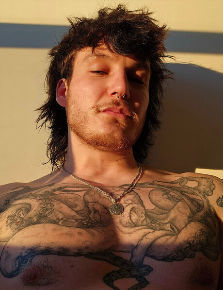 Moist Jimmy modelo foto