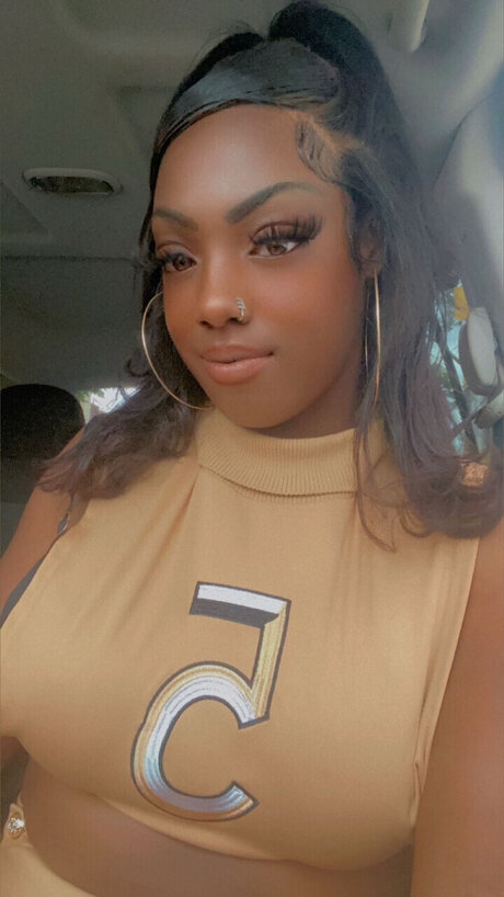 Ebony Tate modelo adulto archivo