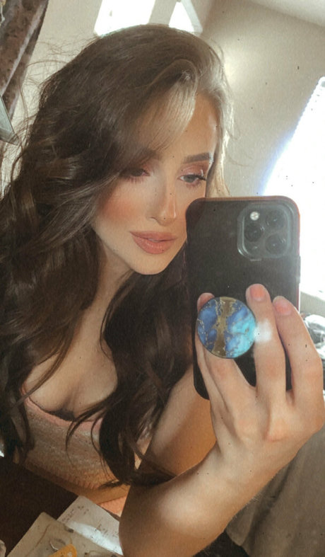 aubreevalentine actriz caliente fotos