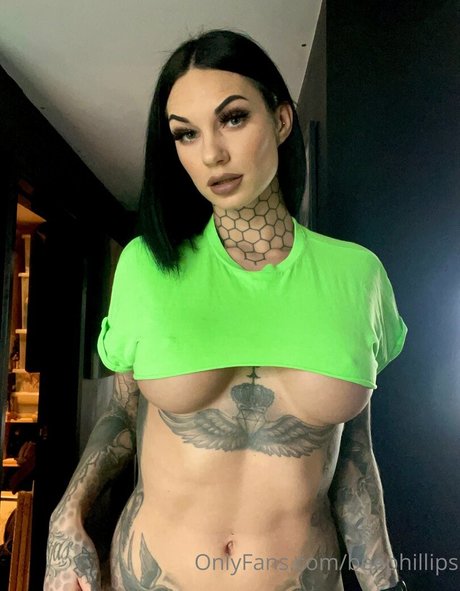 Bee Phillips modelo exclusivo imagen