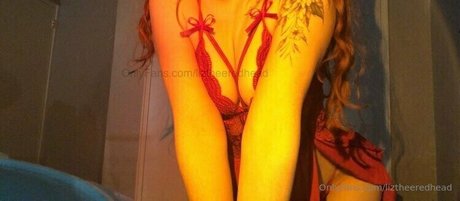 liztheeredhead modelo sexual foto