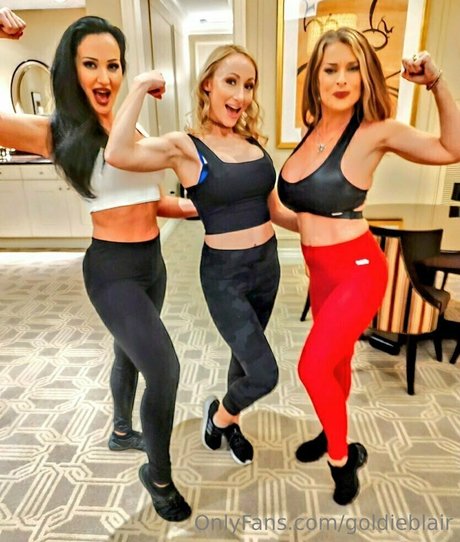 goldieblair modelo desnudos galería