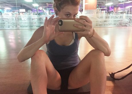 Iliza Shlesinger modelo adulto archivo