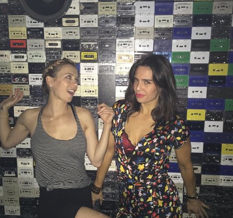 Iliza Shlesinger actriz de desnudos recopilación