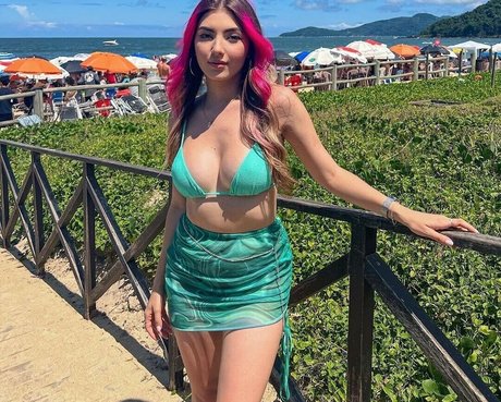 Fluxo Ale Maze actriz erótica galerías