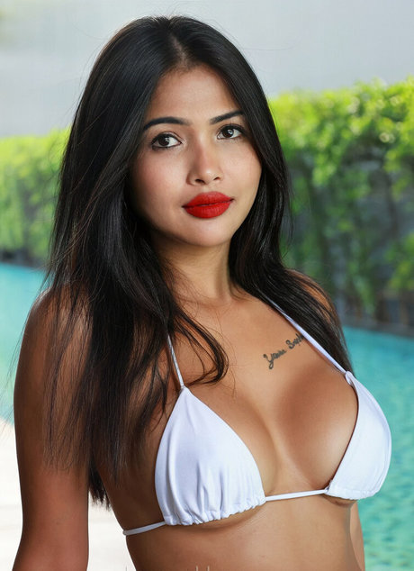 kennaaddams bonita actriz foto