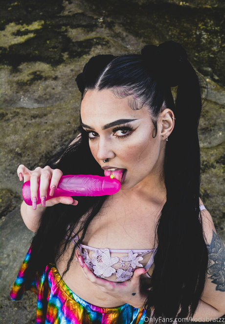 kodabratzz modelo desnudos archivo