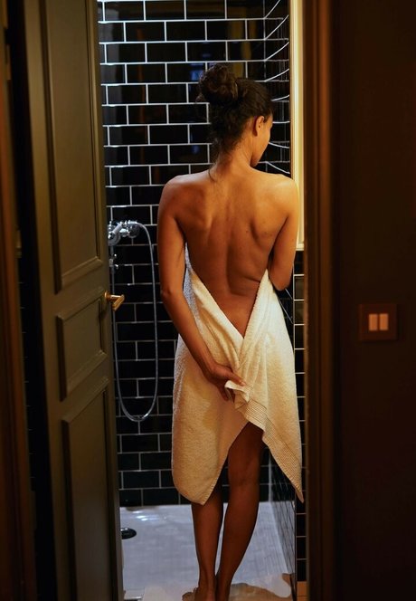 Adjouai actriz erótica imagen