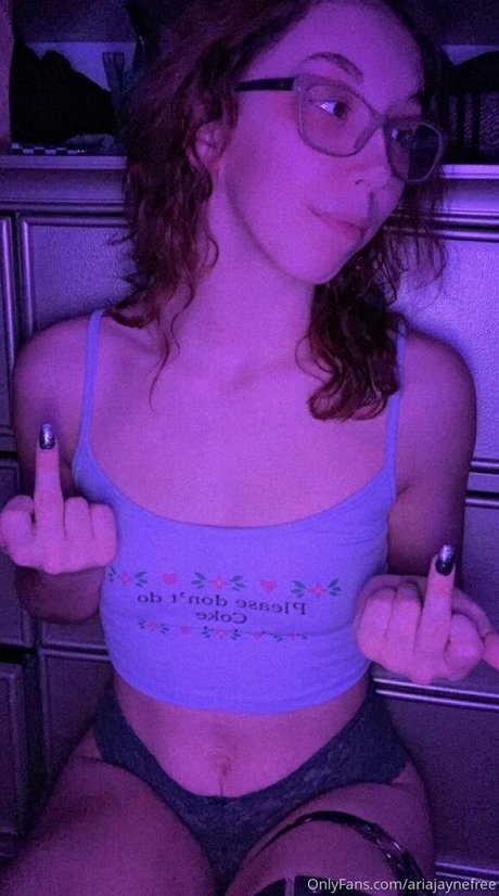 ariajaynefree estrella porno de alta calidad imagen