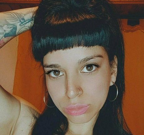 val latina modelo desnudos archivo