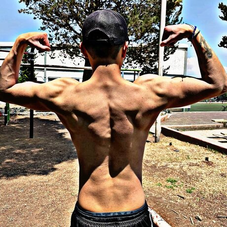 Aldaiir modelo desnudo archivo