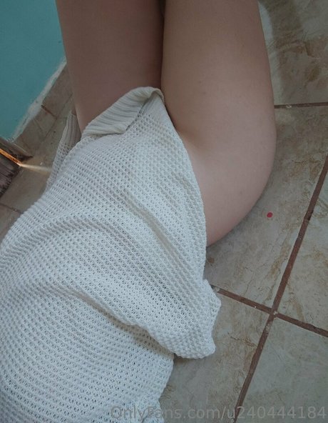 Nelly Mendez modelo desnudo galerías