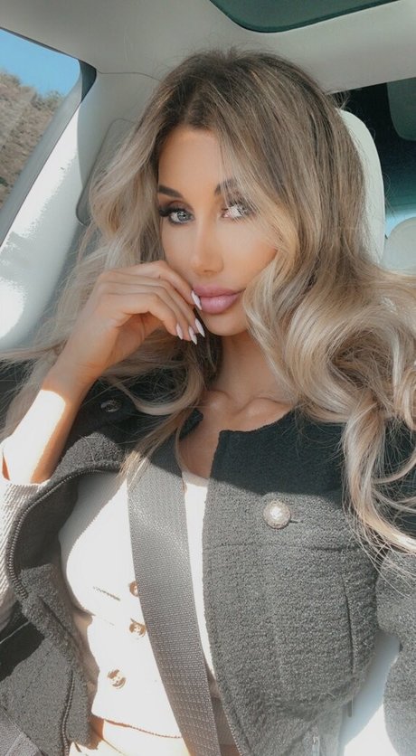 sarairollins bonita estrella porno fotos