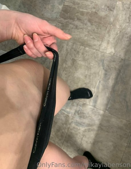 Mikayla Benson estrella porno adulto archivo