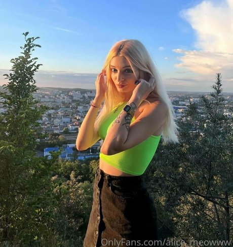 alice hot xxx modelo bonita imágenes