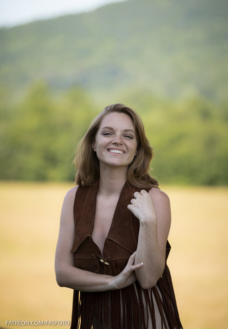 Miriam Chick modelo desnuda archivo