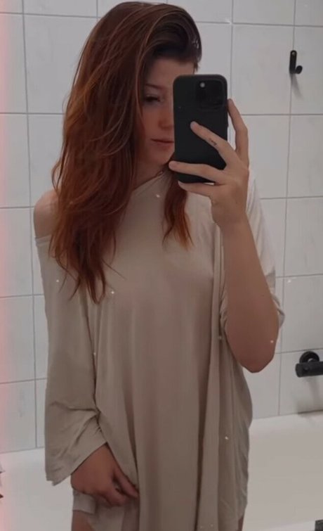 Leonie Busse hermosa actriz archivo