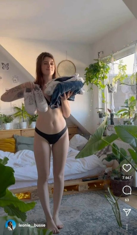 Leonie Busse estrella porno adulto imagen