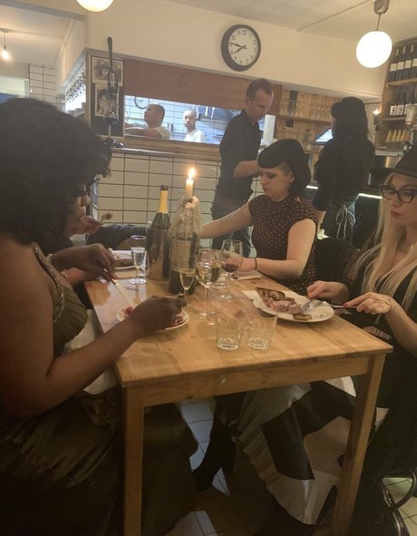 madam___caramel estrella porno hd archivo