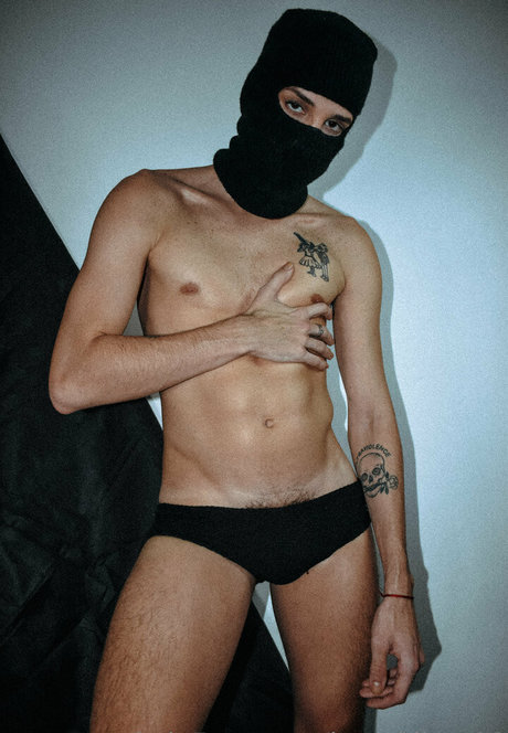 heyokihey00 desnudos de modelos galerías