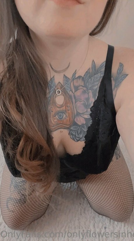 onlyflowersinhell estrella porno archivo