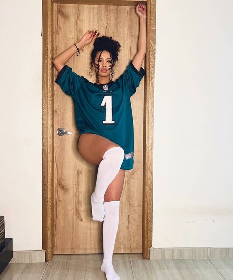 primer trío onlyfans parte superior de alta definición imagen