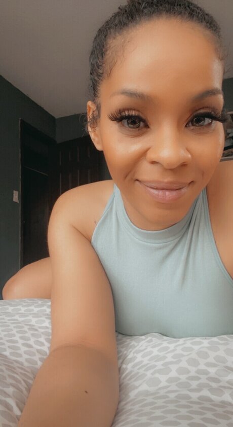 SweetNique modelo imágenes