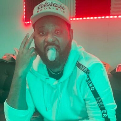 BINGO modelo erótico foto