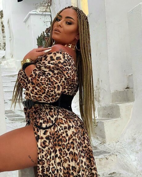 Whoisruxielena estrella adulta fotos