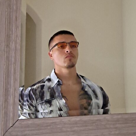 KOVUE ASMODEUS modelo hermosa archivo