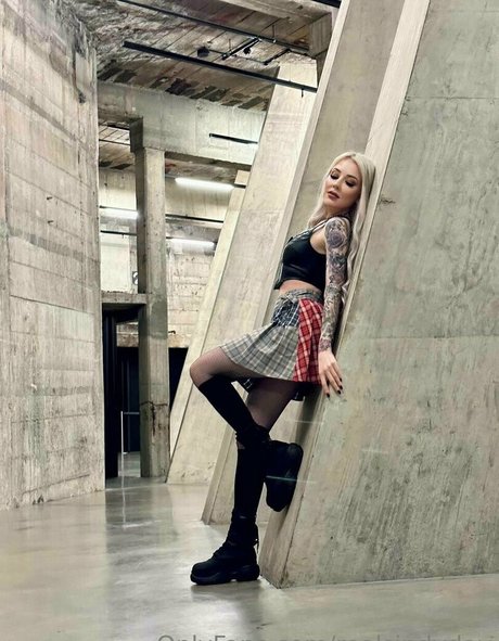 Sindy Day modelo de arte galerías