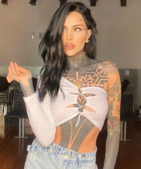 Candelaria Tinelli hermosa estrella imagen