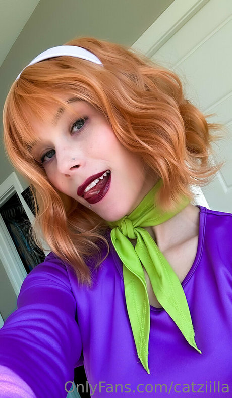 Catziilla actriz desnuda archivo