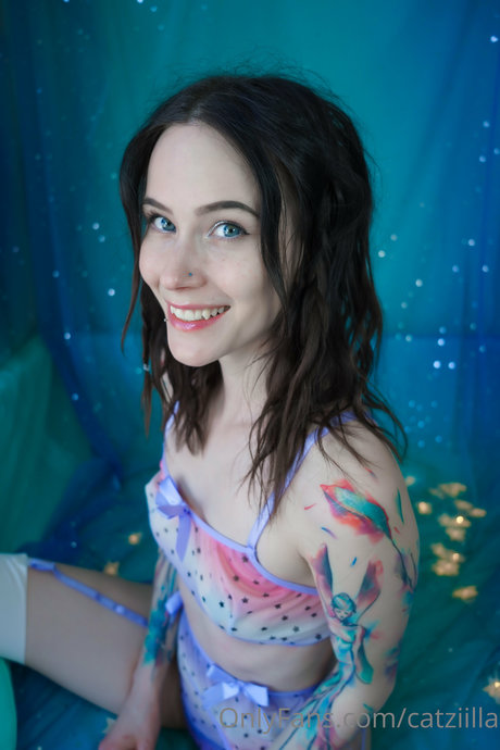 Catziilla estrella atractiva galerías