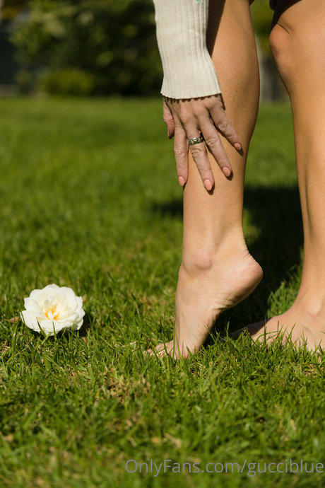 Gucci Blue estrella erótica imagen