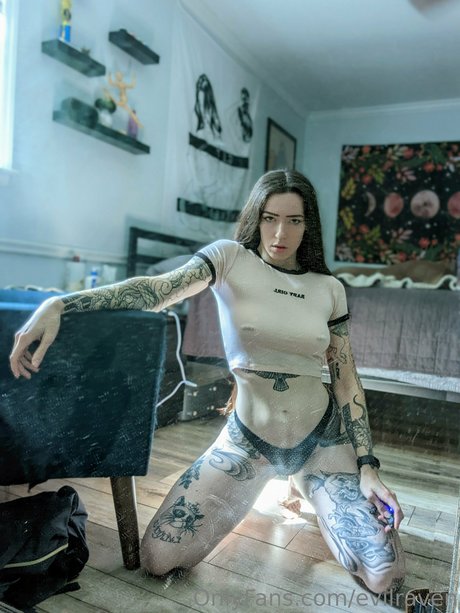 evilraven estrella porno desnuda galería