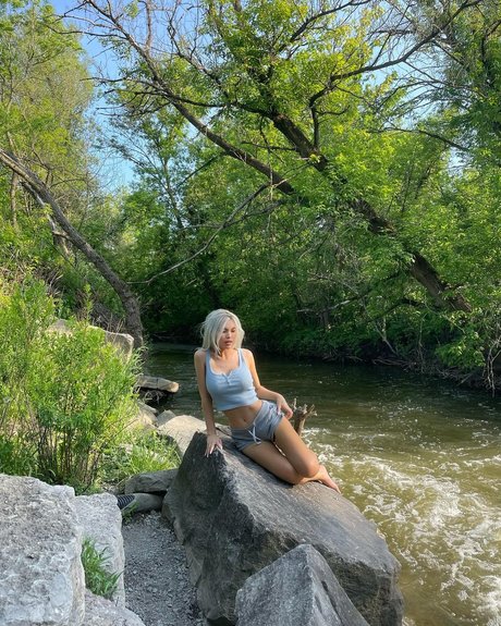 rubia con curvas onlyfans alta calidad superior galería