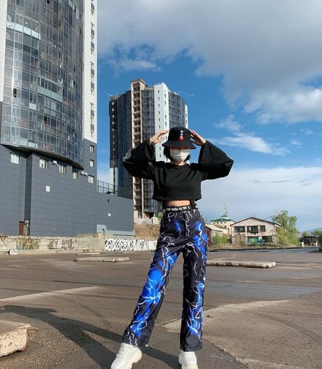 Ninja Vi estrella porno en alta definición galería