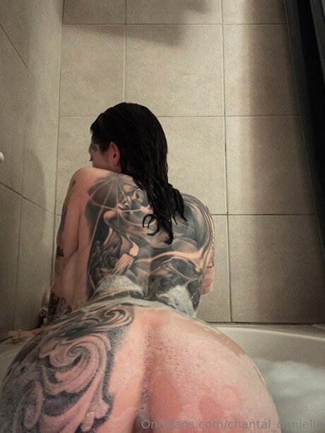 Chantal Danielle modelo desnudo galería