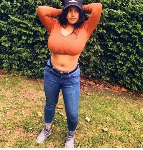 Boa Hancock modelo de alta calidad imagen