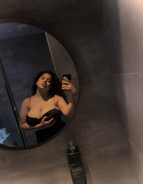 Boa Hancock modelo desnuda imágenes