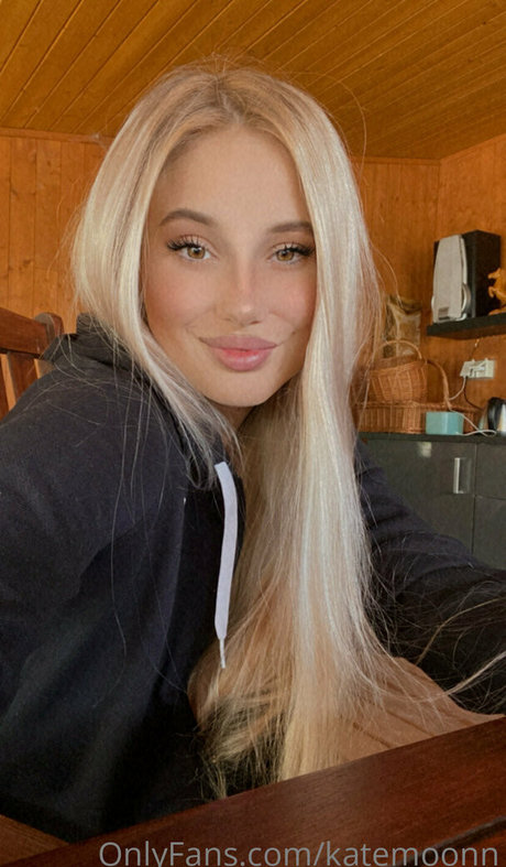 katemoonn estrella sexy fotos
