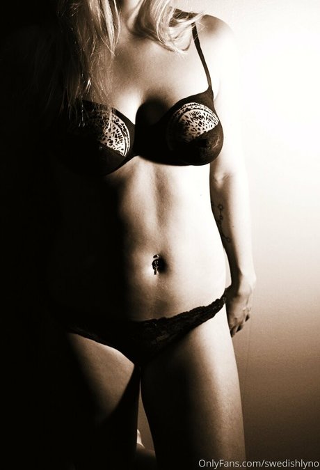 swedishlyno sexo modelo galería